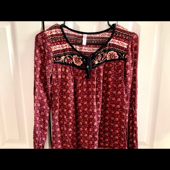 XS Xhilaration shirt - Picture 1 of 4